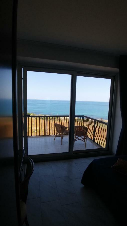 B&B Aquila Reale Portopalo Di Capo Passero Exteriör bild