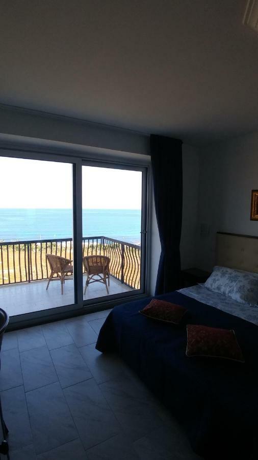 B&B Aquila Reale Portopalo Di Capo Passero Exteriör bild